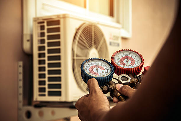 Professional Hvac technician working in Woodbridge, VA